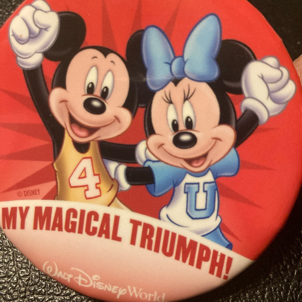 Disney Mickey and Minnie Buttons Pins
